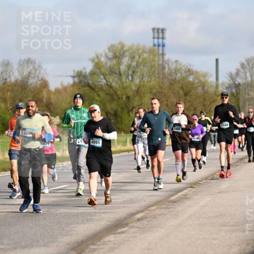 12.04.2026 - 45. Internationalen Wilhelmsburger Insellauf Dr. Thomas Lammeyer http://msf.ph/oto/9434441 12.04.2026 09:21:14 Laufen 306, 5037, 579, 2434991, 442988, 5460, 4929, 3184 meine-sportfotos.de