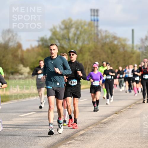 12.04.2026 - 45. Internationalen Wilhelmsburger Insellauf Dr. Thomas Lammeyer http://msf.ph/oto/9434459 12.04.2026 09:21:18 Laufen 4991, 3184, 04 meine-sportfotos.de