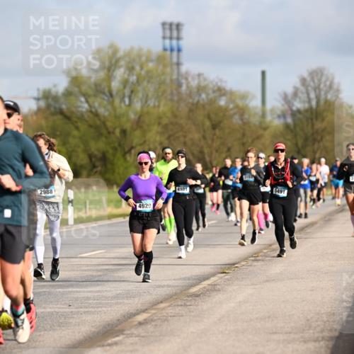 12.04.2026 - 45. Internationalen Wilhelmsburger Insellauf Dr. Thomas Lammeyer http://msf.ph/oto/9434466 12.04.2026 09:21:19 Laufen 2988, 4929, 4101, 3103, 5491 meine-sportfotos.de