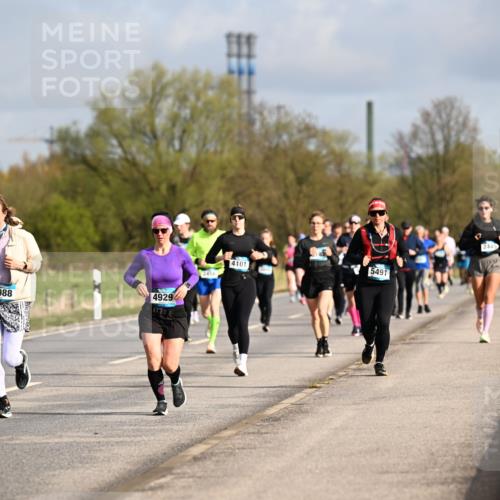 12.04.2026 - 45. Internationalen Wilhelmsburger Insellauf Dr. Thomas Lammeyer http://msf.ph/oto/9434472 12.04.2026 09:21:20 Laufen 2988, 4929, 2449, 4101, 5491 meine-sportfotos.de
