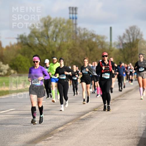 12.04.2026 - 45. Internationalen Wilhelmsburger Insellauf Dr. Thomas Lammeyer http://msf.ph/oto/9434478 12.04.2026 09:21:21 Laufen 2988, 4929, 4101, 5491 meine-sportfotos.de