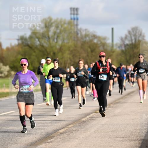 12.04.2026 - 45. Internationalen Wilhelmsburger Insellauf Dr. Thomas Lammeyer http://msf.ph/oto/9434480 12.04.2026 09:21:22 Laufen 4929, 4101, 5491 meine-sportfotos.de