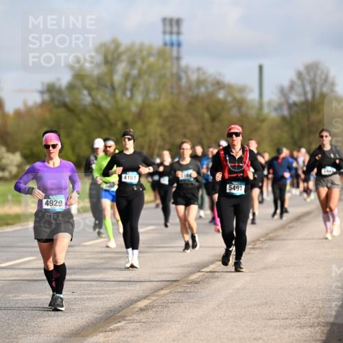 12.04.2026 - 45. Internationalen Wilhelmsburger Insellauf Dr. Thomas Lammeyer http://msf.ph/oto/9434481 12.04.2026 09:21:22 Laufen 4929, 4101, 5491 meine-sportfotos.de