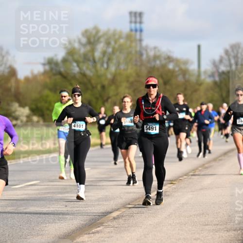 12.04.2026 - 45. Internationalen Wilhelmsburger Insellauf Dr. Thomas Lammeyer http://msf.ph/oto/9434488 12.04.2026 09:21:24 Laufen 4929, 4101, 3103, 5491, 2449 meine-sportfotos.de