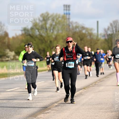 12.04.2026 - 45. Internationalen Wilhelmsburger Insellauf Dr. Thomas Lammeyer http://msf.ph/oto/9434492 12.04.2026 09:21:24 Laufen 4929, 4101, 310, 5491, 2449 meine-sportfotos.de