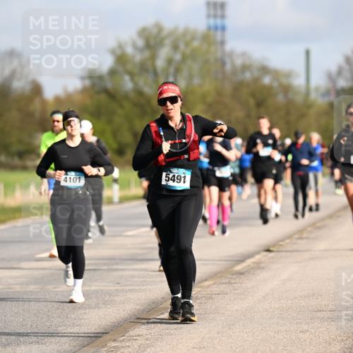 12.04.2026 - 45. Internationalen Wilhelmsburger Insellauf Dr. Thomas Lammeyer http://msf.ph/oto/9434500 12.04.2026 09:21:25 Laufen 4101, 5491, 2449 meine-sportfotos.de