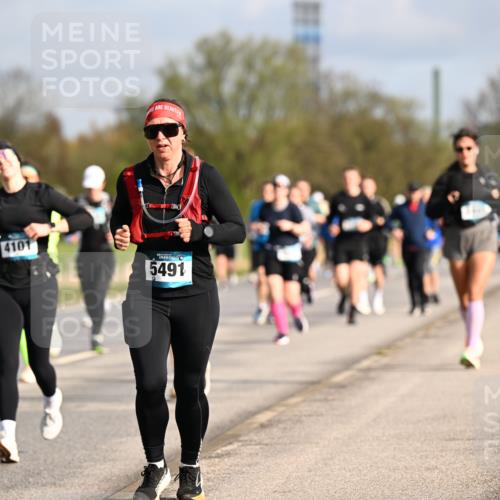 12.04.2026 - 45. Internationalen Wilhelmsburger Insellauf Dr. Thomas Lammeyer http://msf.ph/oto/9434501 12.04.2026 09:21:26 Laufen 4101, 5491 meine-sportfotos.de