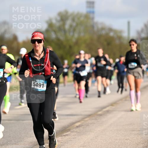 12.04.2026 - 45. Internationalen Wilhelmsburger Insellauf Dr. Thomas Lammeyer http://msf.ph/oto/9434503 12.04.2026 09:21:26 Laufen 4101, 5491 meine-sportfotos.de