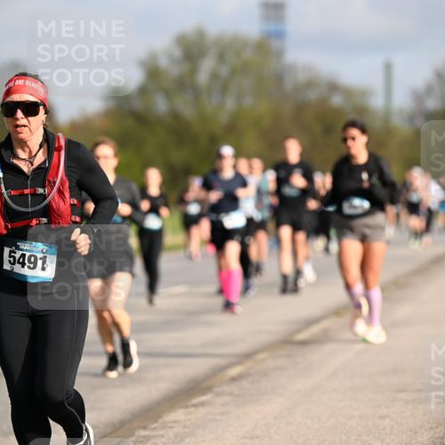 12.04.2026 - 45. Internationalen Wilhelmsburger Insellauf Dr. Thomas Lammeyer http://msf.ph/oto/9434508 12.04.2026 09:21:27 Laufen 4101, 5491 meine-sportfotos.de