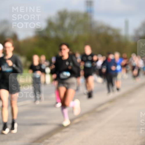 12.04.2026 - 45. Internationalen Wilhelmsburger Insellauf Dr. Thomas Lammeyer http://msf.ph/oto/9434514 12.04.2026 09:21:28 Laufen  meine-sportfotos.de