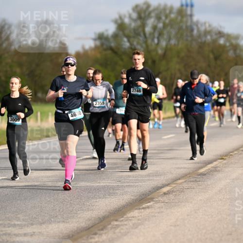 12.04.2026 - 45. Internationalen Wilhelmsburger Insellauf Dr. Thomas Lammeyer http://msf.ph/oto/9434529 12.04.2026 09:21:31 Laufen 3009, 4630, 2355, 135, 2746 meine-sportfotos.de
