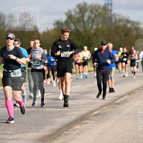 12.04.2026 - 45. Internationalen Wilhelmsburger Insellauf Dr. Thomas Lammeyer http://msf.ph/oto/9434538 12.04.2026 09:21:32 Laufen 3009, 4630, 2355, 274 meine-sportfotos.de