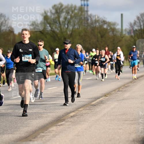 12.04.2026 - 45. Internationalen Wilhelmsburger Insellauf Dr. Thomas Lammeyer http://msf.ph/oto/9434543 12.04.2026 09:21:33 Laufen 30, 263, 2355, 2746, 4394, 4585 meine-sportfotos.de