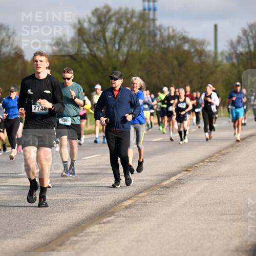 12.04.2026 - 45. Internationalen Wilhelmsburger Insellauf Dr. Thomas Lammeyer http://msf.ph/oto/9434544 12.04.2026 09:21:33 Laufen 4263, 2355, 2748, 4394 meine-sportfotos.de