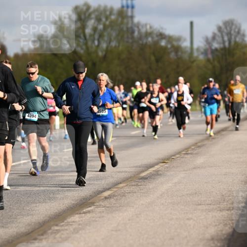 12.04.2026 - 45. Internationalen Wilhelmsburger Insellauf Dr. Thomas Lammeyer http://msf.ph/oto/9434549 12.04.2026 09:21:34 Laufen 2746, 4394, 4585 meine-sportfotos.de