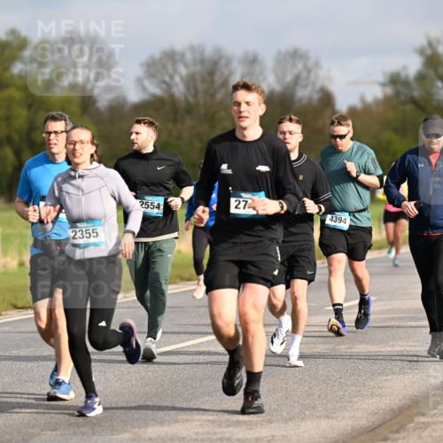 12.04.2026 - 45. Internationalen Wilhelmsburger Insellauf Dr. Thomas Lammeyer http://msf.ph/oto/9434552 12.04.2026 09:21:35 Laufen 4630, 2355, 4585, 27, 2554, 4394 meine-sportfotos.de