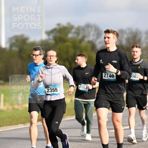 12.04.2026 - 45. Internationalen Wilhelmsburger Insellauf Dr. Thomas Lammeyer http://msf.ph/oto/9434556 12.04.2026 09:21:36 Laufen 30, 4, 2355, 2554, 2746, 356, 3194 meine-sportfotos.de