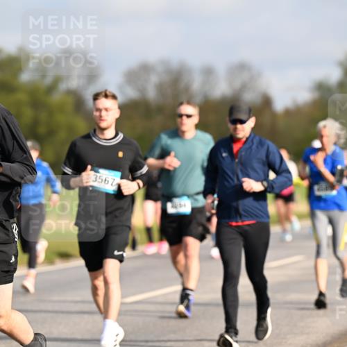 12.04.2026 - 45. Internationalen Wilhelmsburger Insellauf Dr. Thomas Lammeyer http://msf.ph/oto/9434561 12.04.2026 09:21:37 Laufen 2740, 3567 meine-sportfotos.de