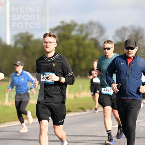 12.04.2026 - 45. Internationalen Wilhelmsburger Insellauf Dr. Thomas Lammeyer http://msf.ph/oto/9434566 12.04.2026 09:21:38 Laufen 2554, 356, 4394, 4585 meine-sportfotos.de