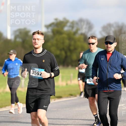 12.04.2026 - 45. Internationalen Wilhelmsburger Insellauf Dr. Thomas Lammeyer http://msf.ph/oto/9434567 12.04.2026 09:21:38 Laufen 554, 3567, 4585, 439 meine-sportfotos.de