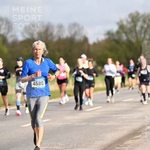 12.04.2026 - 45. Internationalen Wilhelmsburger Insellauf Dr. Thomas Lammeyer http://msf.ph/oto/9434571 12.04.2026 09:21:39 Laufen 4585 meine-sportfotos.de
