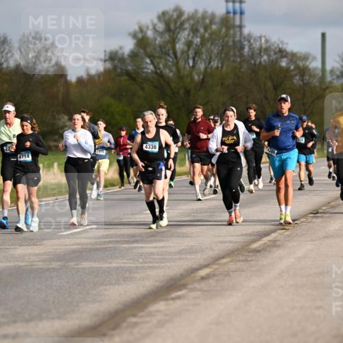 12.04.2026 - 45. Internationalen Wilhelmsburger Insellauf Dr. Thomas Lammeyer http://msf.ph/oto/9434579 12.04.2026 09:21:41 Laufen 249, 23, 4338, 2308, 4714, 2376, 3349, 3332 meine-sportfotos.de