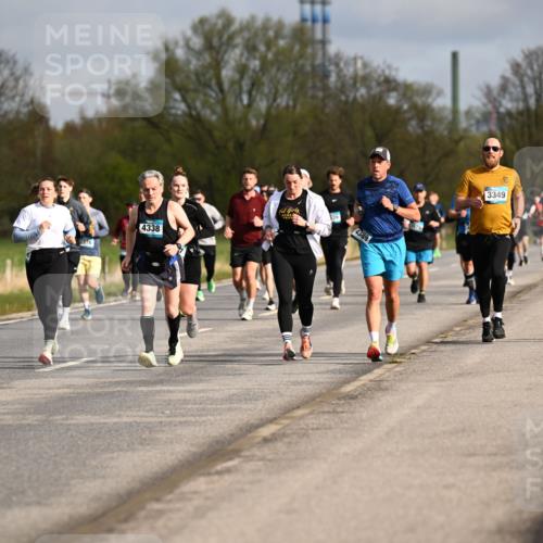 12.04.2026 - 45. Internationalen Wilhelmsburger Insellauf Dr. Thomas Lammeyer http://msf.ph/oto/9434581 12.04.2026 09:21:41 Laufen 2376, 4714, 2308, 2, 4338, 4389, 3349, 32, 16 meine-sportfotos.de