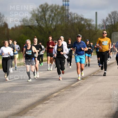 12.04.2026 - 45. Internationalen Wilhelmsburger Insellauf Dr. Thomas Lammeyer http://msf.ph/oto/9434582 12.04.2026 09:21:41 Laufen 2399, 4714, 4338, 4389, 3349, 3332 meine-sportfotos.de