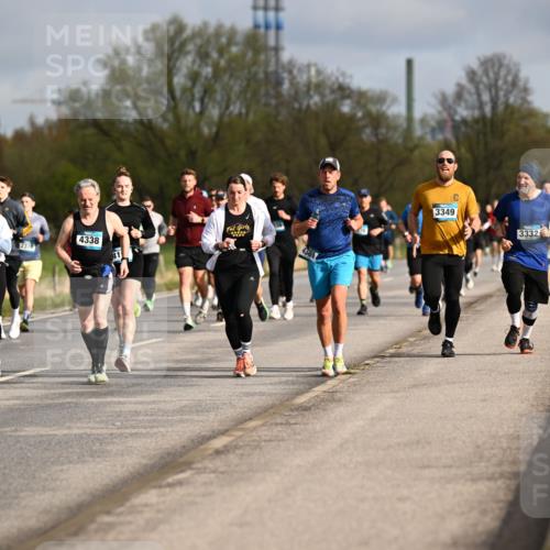 12.04.2026 - 45. Internationalen Wilhelmsburger Insellauf Dr. Thomas Lammeyer http://msf.ph/oto/9434583 12.04.2026 09:21:41 Laufen 4338, 4714, 4389, 3349, 3332 meine-sportfotos.de