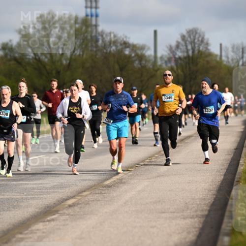 12.04.2026 - 45. Internationalen Wilhelmsburger Insellauf Dr. Thomas Lammeyer http://msf.ph/oto/9434585 12.04.2026 09:21:42 Laufen 4338, 4389, 3349, 3332 meine-sportfotos.de