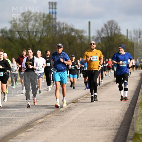 12.04.2026 - 45. Internationalen Wilhelmsburger Insellauf Dr. Thomas Lammeyer http://msf.ph/oto/9434587 12.04.2026 09:21:43 Laufen 4338, 197, 4389, 3349, 3332 meine-sportfotos.de