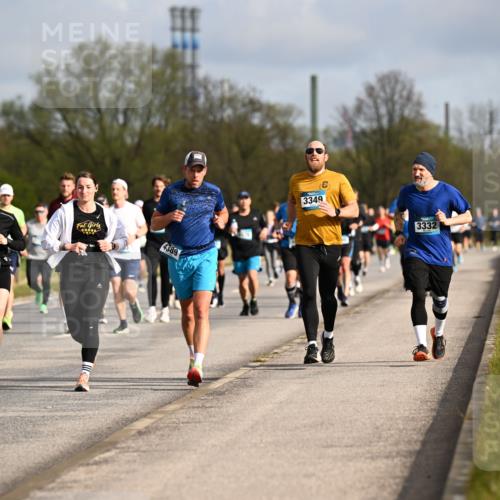 12.04.2026 - 45. Internationalen Wilhelmsburger Insellauf Dr. Thomas Lammeyer http://msf.ph/oto/9434590 12.04.2026 09:21:43 Laufen 4338, 4197, 4389, 3349, 3332 meine-sportfotos.de