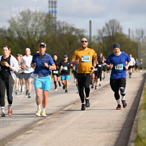 12.04.2026 - 45. Internationalen Wilhelmsburger Insellauf Dr. Thomas Lammeyer http://msf.ph/oto/9434596 12.04.2026 09:21:44 Laufen 4197, 4389, 3349, 3332 meine-sportfotos.de