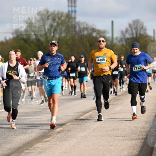 12.04.2026 - 45. Internationalen Wilhelmsburger Insellauf Dr. Thomas Lammeyer http://msf.ph/oto/9434600 12.04.2026 09:21:44 Laufen 4197, 4389, 3349, 3332 meine-sportfotos.de