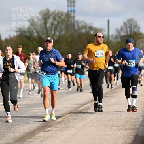 12.04.2026 - 45. Internationalen Wilhelmsburger Insellauf Dr. Thomas Lammeyer http://msf.ph/oto/9434602 12.04.2026 09:21:45 Laufen 4197, 4389, 3349, 3332 meine-sportfotos.de
