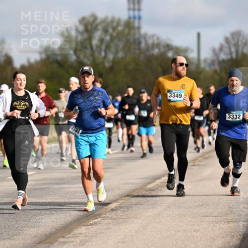 12.04.2026 - 45. Internationalen Wilhelmsburger Insellauf Dr. Thomas Lammeyer http://msf.ph/oto/9434604 12.04.2026 09:21:45 Laufen 4197, 4389, 3349, 3332 meine-sportfotos.de
