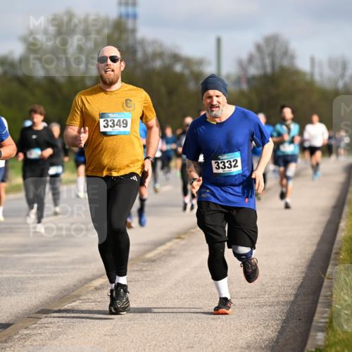 12.04.2026 - 45. Internationalen Wilhelmsburger Insellauf Dr. Thomas Lammeyer http://msf.ph/oto/9434611 12.04.2026 09:21:47 Laufen 4389, 3349, 3332 meine-sportfotos.de