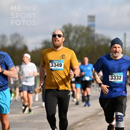 12.04.2026 - 45. Internationalen Wilhelmsburger Insellauf Dr. Thomas Lammeyer http://msf.ph/oto/9434616 12.04.2026 09:21:48 Laufen 4389, 3349, 3332 meine-sportfotos.de