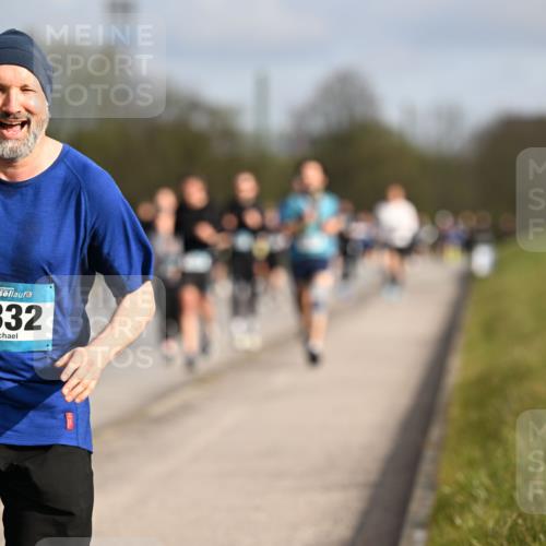 12.04.2026 - 45. Internationalen Wilhelmsburger Insellauf Dr. Thomas Lammeyer http://msf.ph/oto/9434624 12.04.2026 09:21:49 Laufen 45, 3332, 880 meine-sportfotos.de