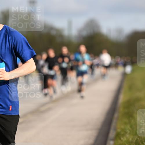 12.04.2026 - 45. Internationalen Wilhelmsburger Insellauf Dr. Thomas Lammeyer http://msf.ph/oto/9434625 12.04.2026 09:21:49 Laufen 45, 33 meine-sportfotos.de