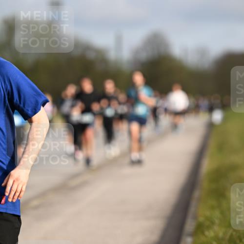 12.04.2026 - 45. Internationalen Wilhelmsburger Insellauf Dr. Thomas Lammeyer http://msf.ph/oto/9434626 12.04.2026 09:21:50 Laufen 3332 meine-sportfotos.de