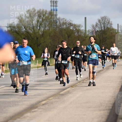 12.04.2026 - 45. Internationalen Wilhelmsburger Insellauf Dr. Thomas Lammeyer http://msf.ph/oto/9434627 12.04.2026 09:21:50 Laufen 260, 4414, 4388, 2255, 2847, 2625, 4710, 16 meine-sportfotos.de