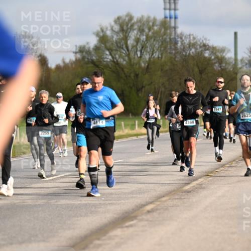 12.04.2026 - 45. Internationalen Wilhelmsburger Insellauf Dr. Thomas Lammeyer http://msf.ph/oto/9434629 12.04.2026 09:21:51 Laufen 4457, 2837, 2255, 2847, 2912, 4414, 2625, 4388, 3, 4710 meine-sportfotos.de