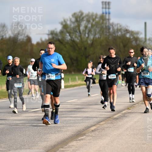 12.04.2026 - 45. Internationalen Wilhelmsburger Insellauf Dr. Thomas Lammeyer http://msf.ph/oto/9434634 12.04.2026 09:21:51 Laufen 37, 4539, 2255, 4414, 39, 4388, 2847, 2625 meine-sportfotos.de