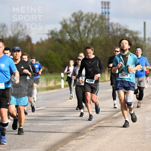 12.04.2026 - 45. Internationalen Wilhelmsburger Insellauf Dr. Thomas Lammeyer http://msf.ph/oto/9434641 12.04.2026 09:21:53 Laufen 445, 2255, 4414, 4388, 2625 meine-sportfotos.de