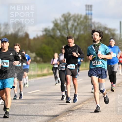 12.04.2026 - 45. Internationalen Wilhelmsburger Insellauf Dr. Thomas Lammeyer http://msf.ph/oto/9434643 12.04.2026 09:21:54 Laufen 3576, 3916, 4414, 4388, 2625 meine-sportfotos.de