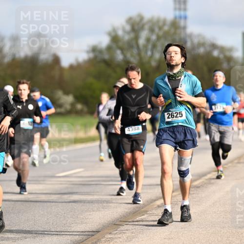 12.04.2026 - 45. Internationalen Wilhelmsburger Insellauf Dr. Thomas Lammeyer http://msf.ph/oto/9434647 12.04.2026 09:21:54 Laufen 3576, 4388, 2625 meine-sportfotos.de