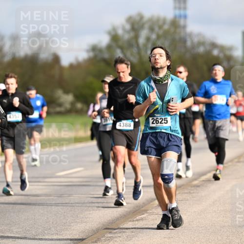 12.04.2026 - 45. Internationalen Wilhelmsburger Insellauf Dr. Thomas Lammeyer http://msf.ph/oto/9434649 12.04.2026 09:21:55 Laufen 3576, 4352, 4388, 2625 meine-sportfotos.de