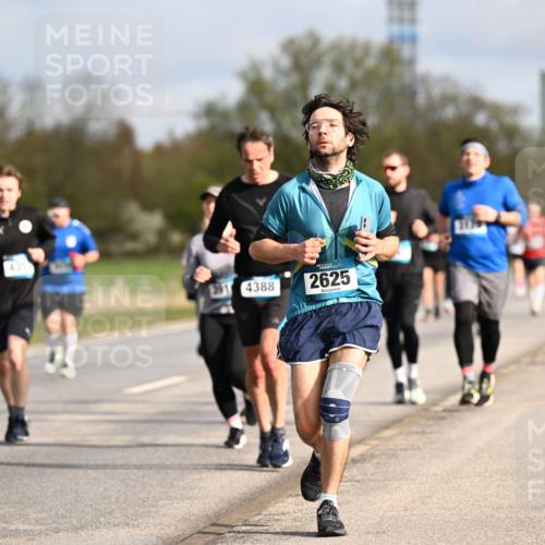 12.04.2026 - 45. Internationalen Wilhelmsburger Insellauf Dr. Thomas Lammeyer http://msf.ph/oto/9434651 12.04.2026 09:21:55 Laufen 76, 4388, 2625 meine-sportfotos.de