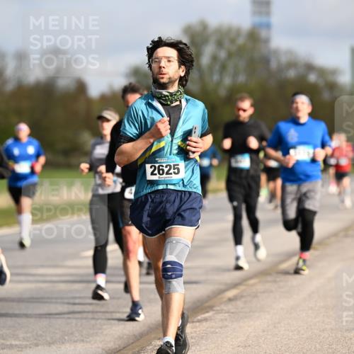 12.04.2026 - 45. Internationalen Wilhelmsburger Insellauf Dr. Thomas Lammeyer http://msf.ph/oto/9434653 12.04.2026 09:21:55 Laufen 2625 meine-sportfotos.de